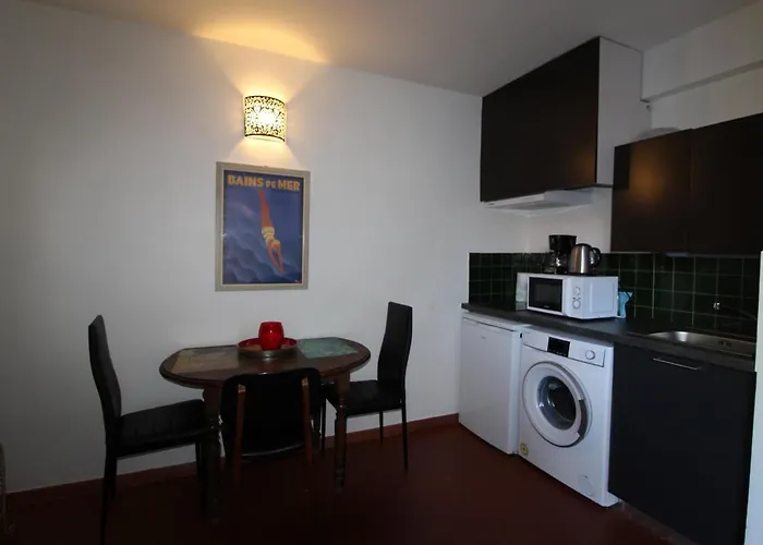 Agreable Avec Terrasse A 300m De La A - Fr-1-309-360 *